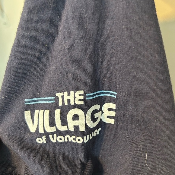 Mitchell & Ness Navy Tee with White and Blue Wave Design - Picture 4 of 4